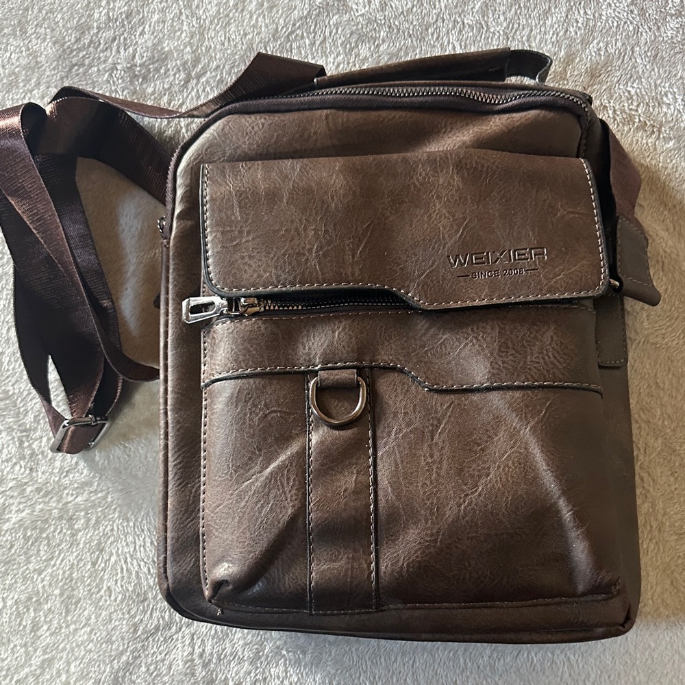 Brown Crossbody Bag, new, many pockets and silver accents